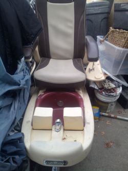 Salon Chair By LUMINOUS