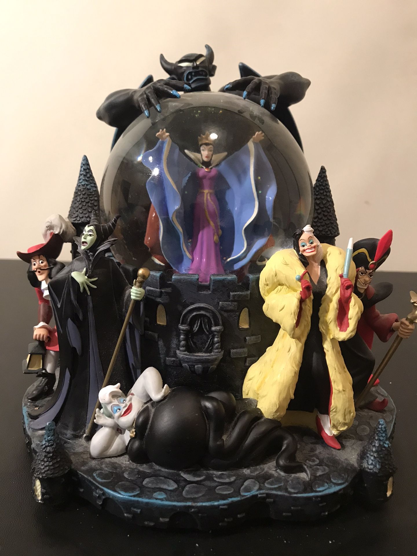 Disney Villains Snow Globe Music Box Grim Grinning Ghost Maleficent Ursula