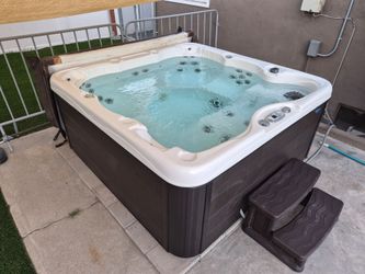 Calspa Hot tub