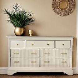  Dresser Off White 7 Drawers