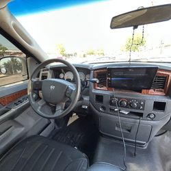 Dodge Ram 1500, 2006, Motor 4.5.8 Cilindros,4 Puertas, Color Gris 