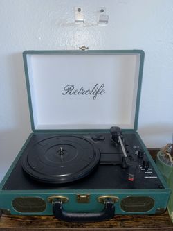 RetroLife Suitcase Turn Table $55 OBO
