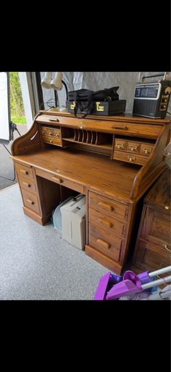 Roll top desk