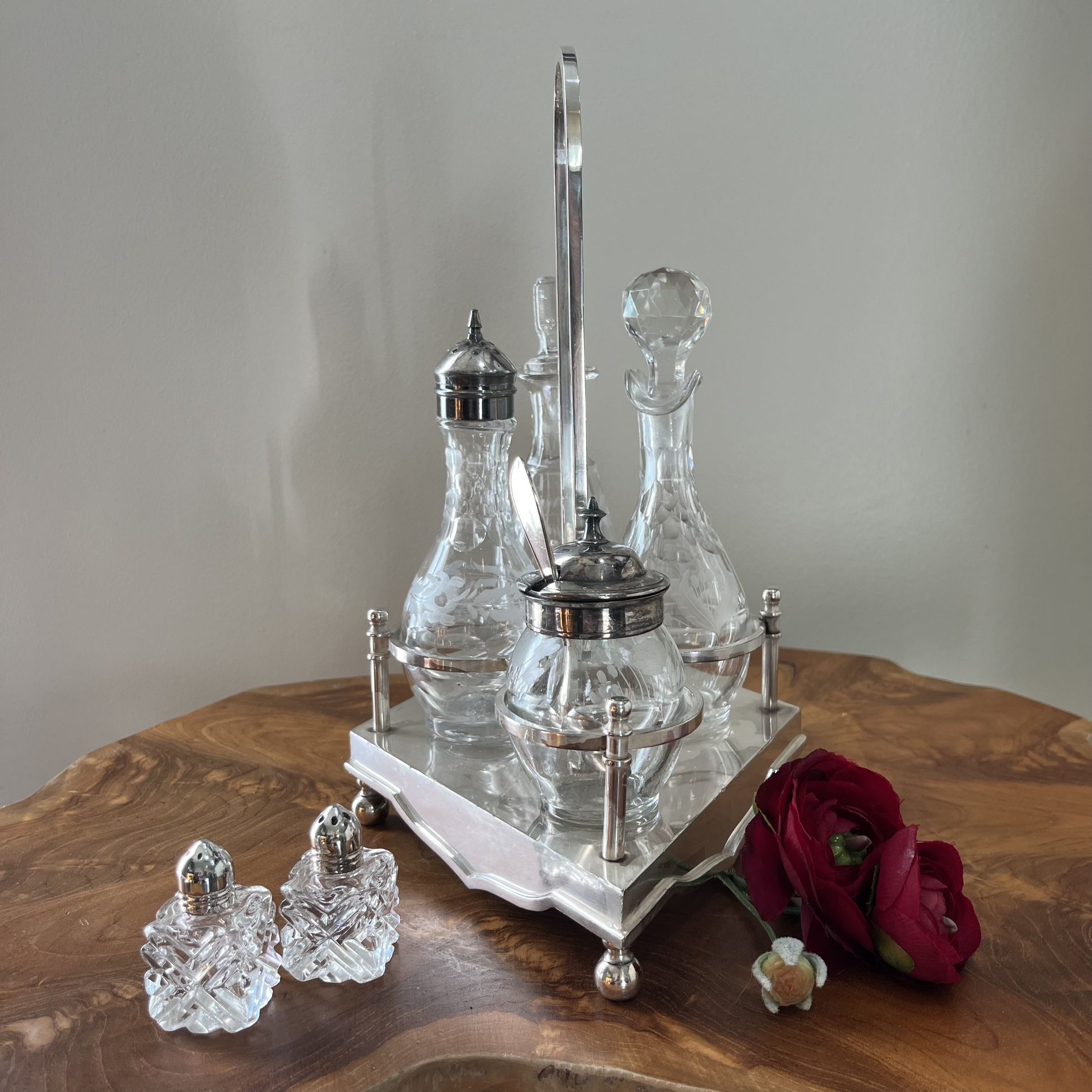  Art Deco Castor Cruet Diamond Shape Meriden CO. Silver Plate 374 Condiment Set 4 Bottles Tiny Salt & Pepper Shakers Rare
