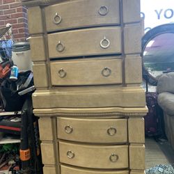 2 Nightstands 