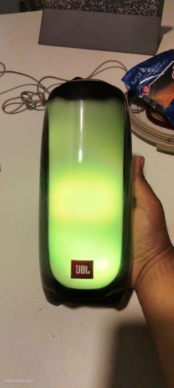 JBL pulse 4