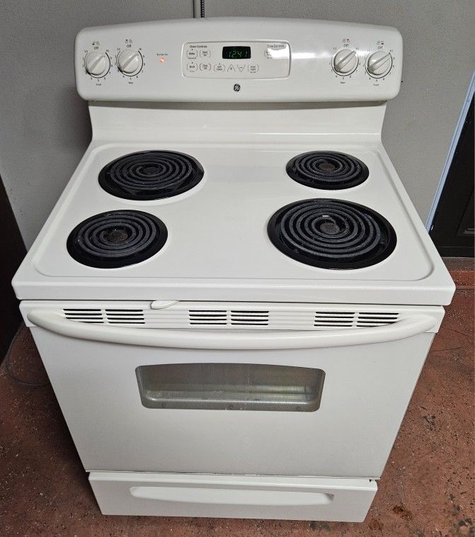 ✨️🔆GE🔆✨️ Bisque Coil Top Stove in Great Condition