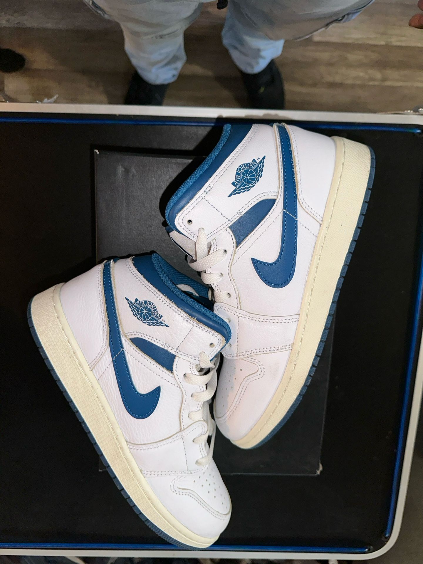 Nike Air Jordan 1 Mid Industrial Blue