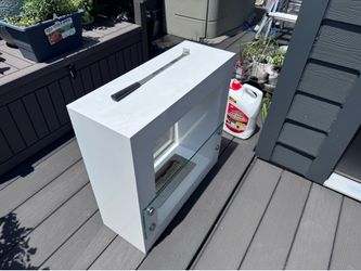 Modern Metal & Glass Indoor/Outdoor Fireplace