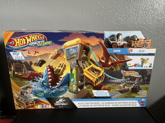 Jurassic World Hot Wheels Racer Verse set