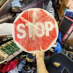 Stop/slow Sign