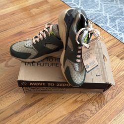 New Men’s Nike Huarache - Size 8.5