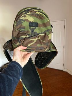 Free TushBaby Hip Seat Infant Baby Carrier