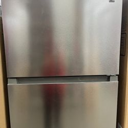 Kenmore Refrigerator Brand New In A Box