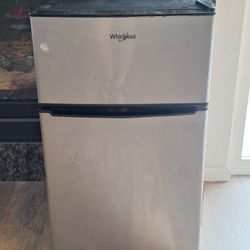 Whirlpool Mini Refrigerator-Stainless Steel