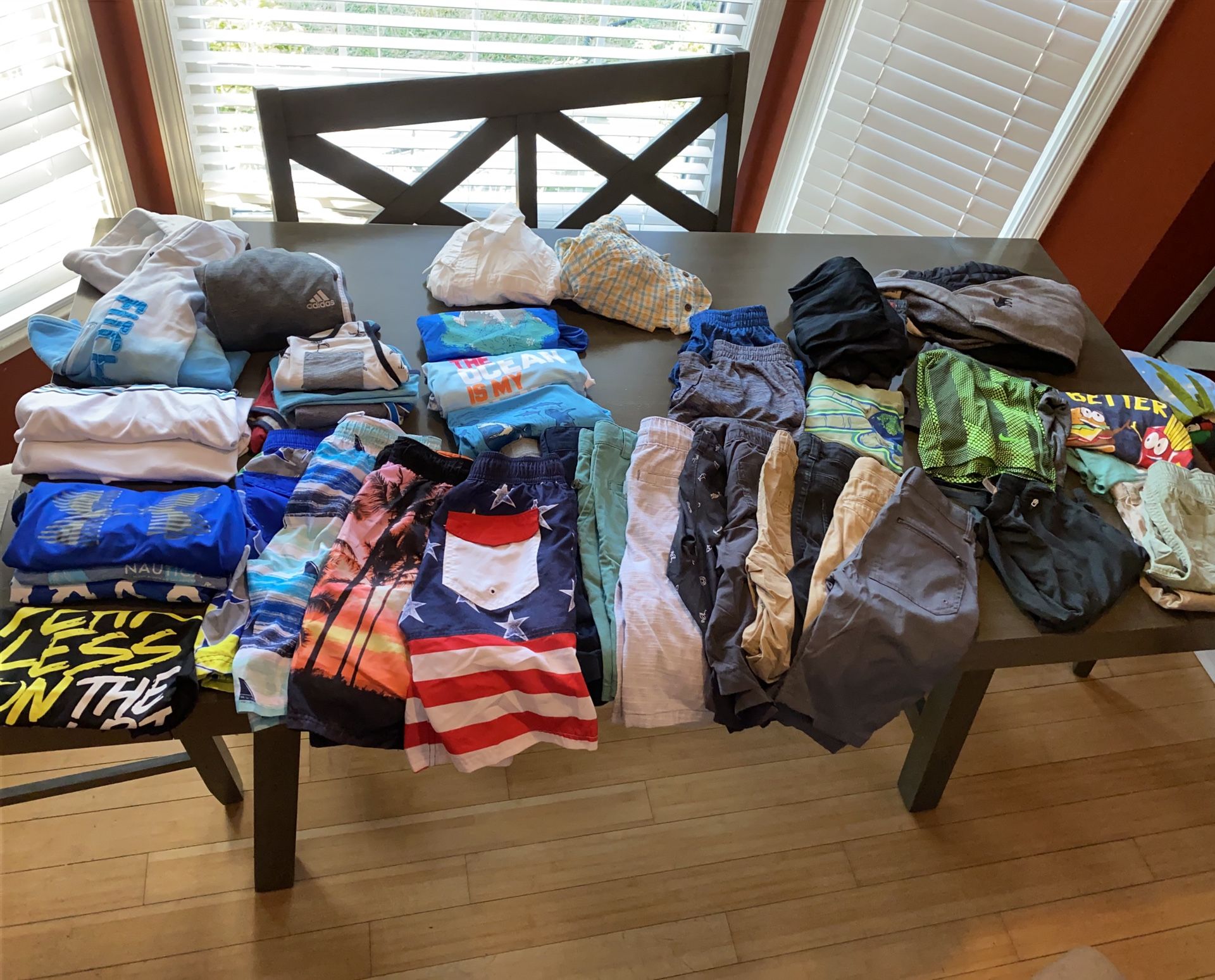 Boy summer clothes size 8-10 no stains from clean home!!150$
