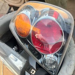 2002-2004 Nissan Altima Tail Light 