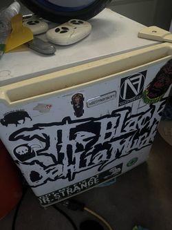 Mini Fridge Works Excellent