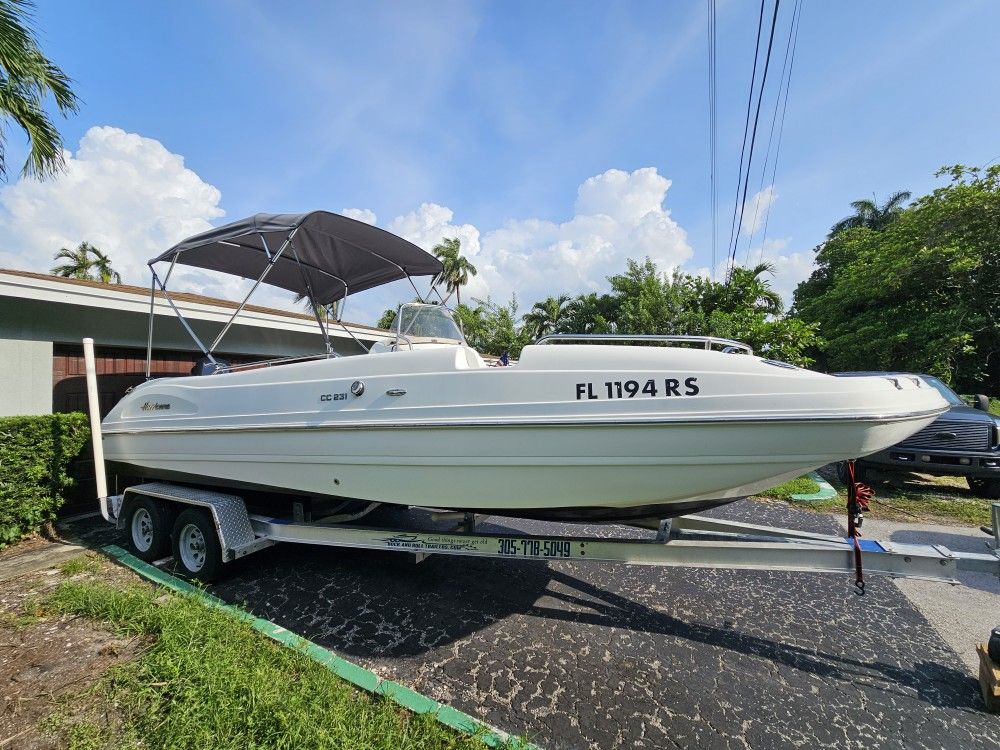 2019 Hurricane Deck Boat 231cc