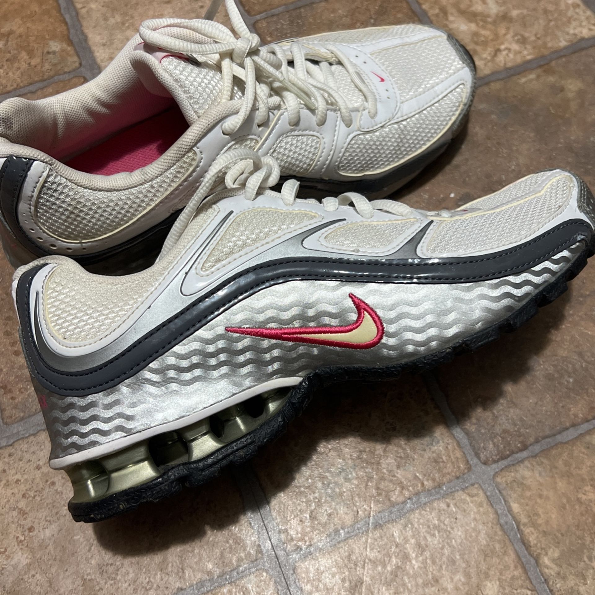 WMNS Nike Reax examplary Run