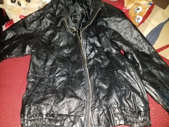 Extra large leather jacket great condition smoke- and bug free home