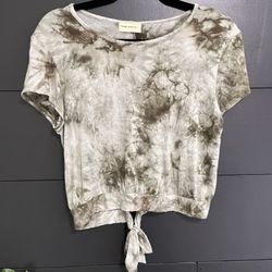 ENOUGH ABOUT ME Green Haze Tie Dye Short Sleeve Tie Back Women’s Top Sz L EUC