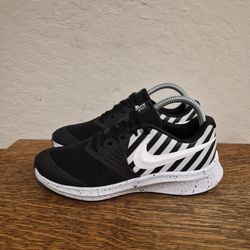 Nike Star Runner Athletic Running Shoes Boy's Size US 5.5Y