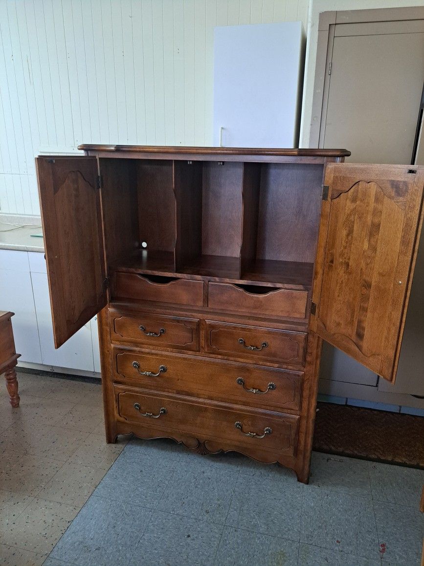 ETHAN ALLEN Country French Collection Solid Birch 41" Door Chest