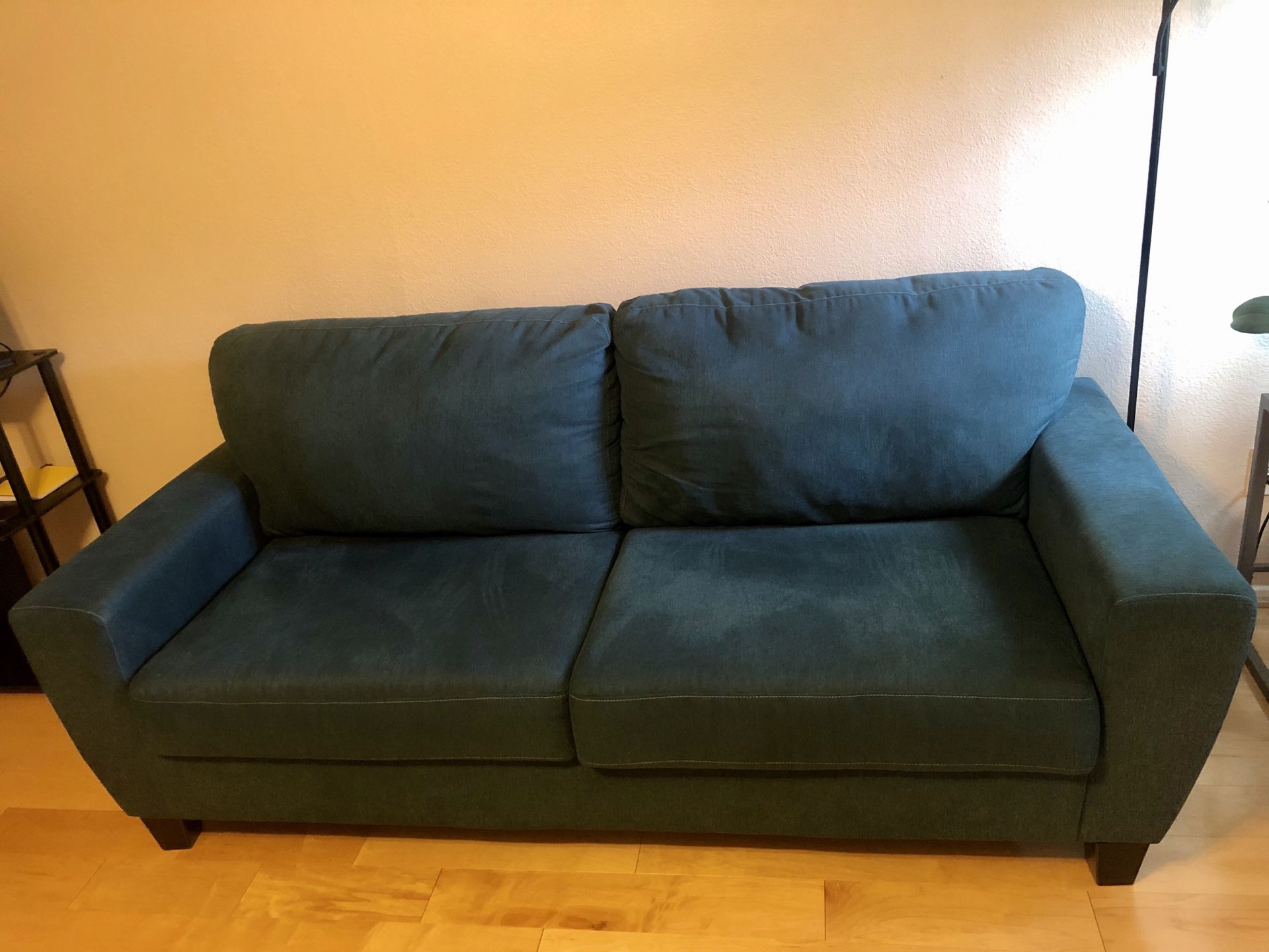 Ashley couch, in a great condition. Super comfortable. Gently used. Lively color.