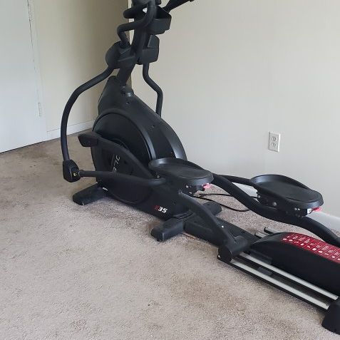  Sole E35 Ellipticals

2021 Pickup Only 