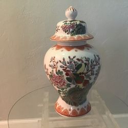 Oriental 24” Porcelain Chinese Urn ⚱️ Vintage Collectible, Like New