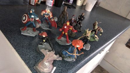 11 piece set marvel figures
