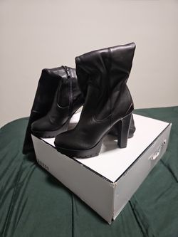 Black Leather Guess Boots NEW