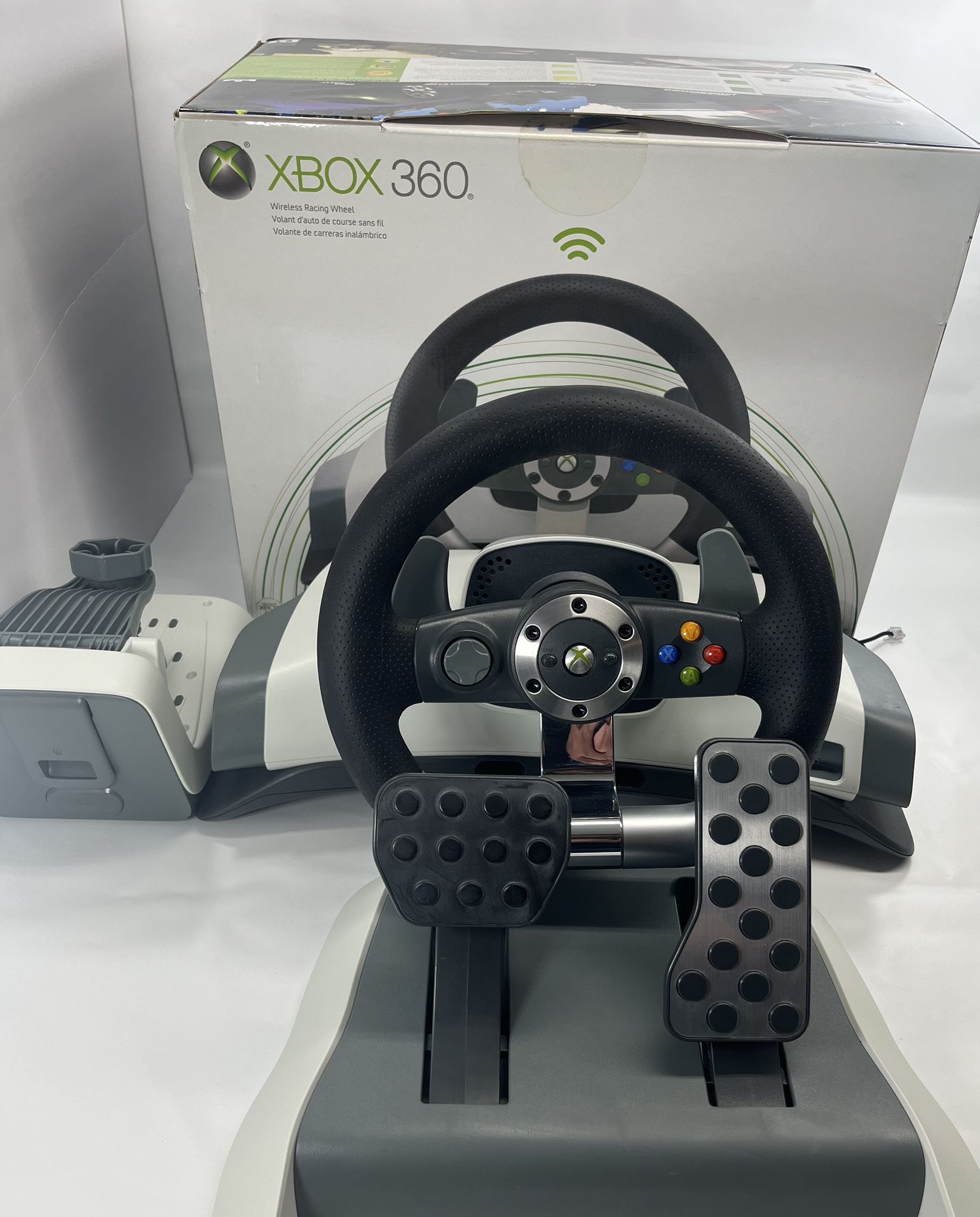 Xbox 360 Wireless Racing Wheel with Force Feedback Pedals Microsoft