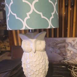VINTAGE  WHITE  HOOT  OWL  LAMP 