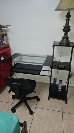 Estoy vendiendo escritorio para la computadora