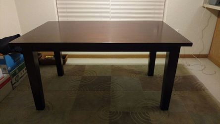 Peir 1 dining table/ Torrance collection