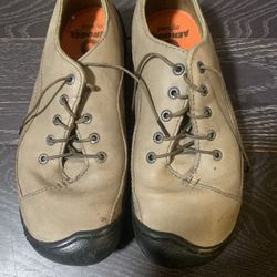 Keen Shoes Size 7