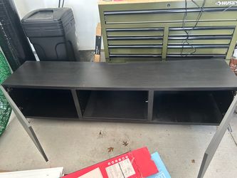 TV stand 70”