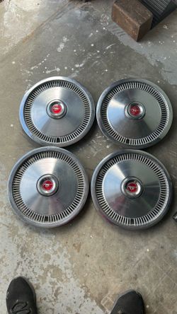 Ford Mustang classic hubcaps