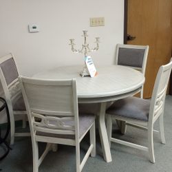 Dining Table X 4 Chairs * Floor Display*