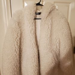 Cute Off White Winter Jacket Size Small Made By Zara 