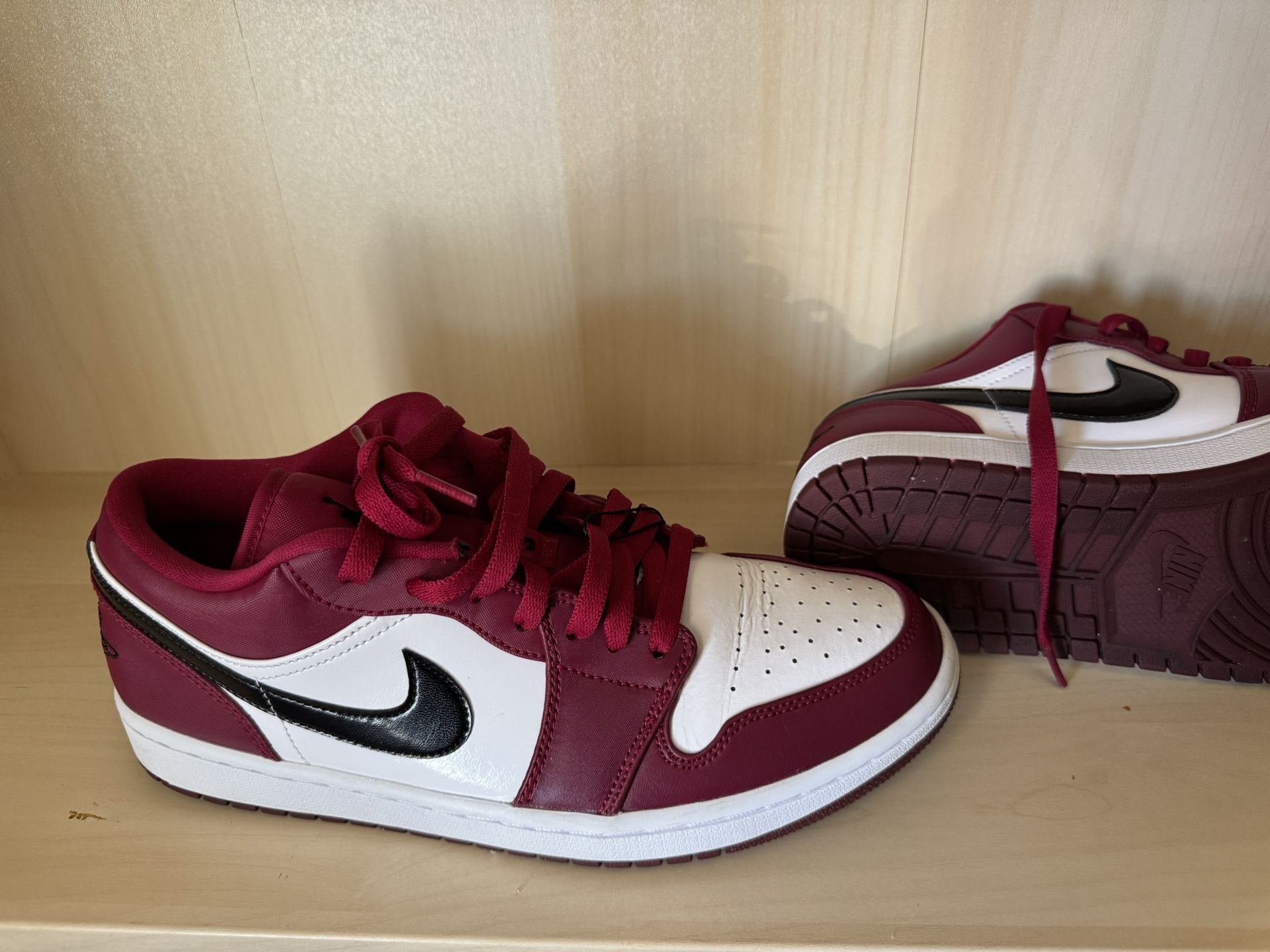 Rare Air Jordan Low Burgundy White Black Excellent Condition