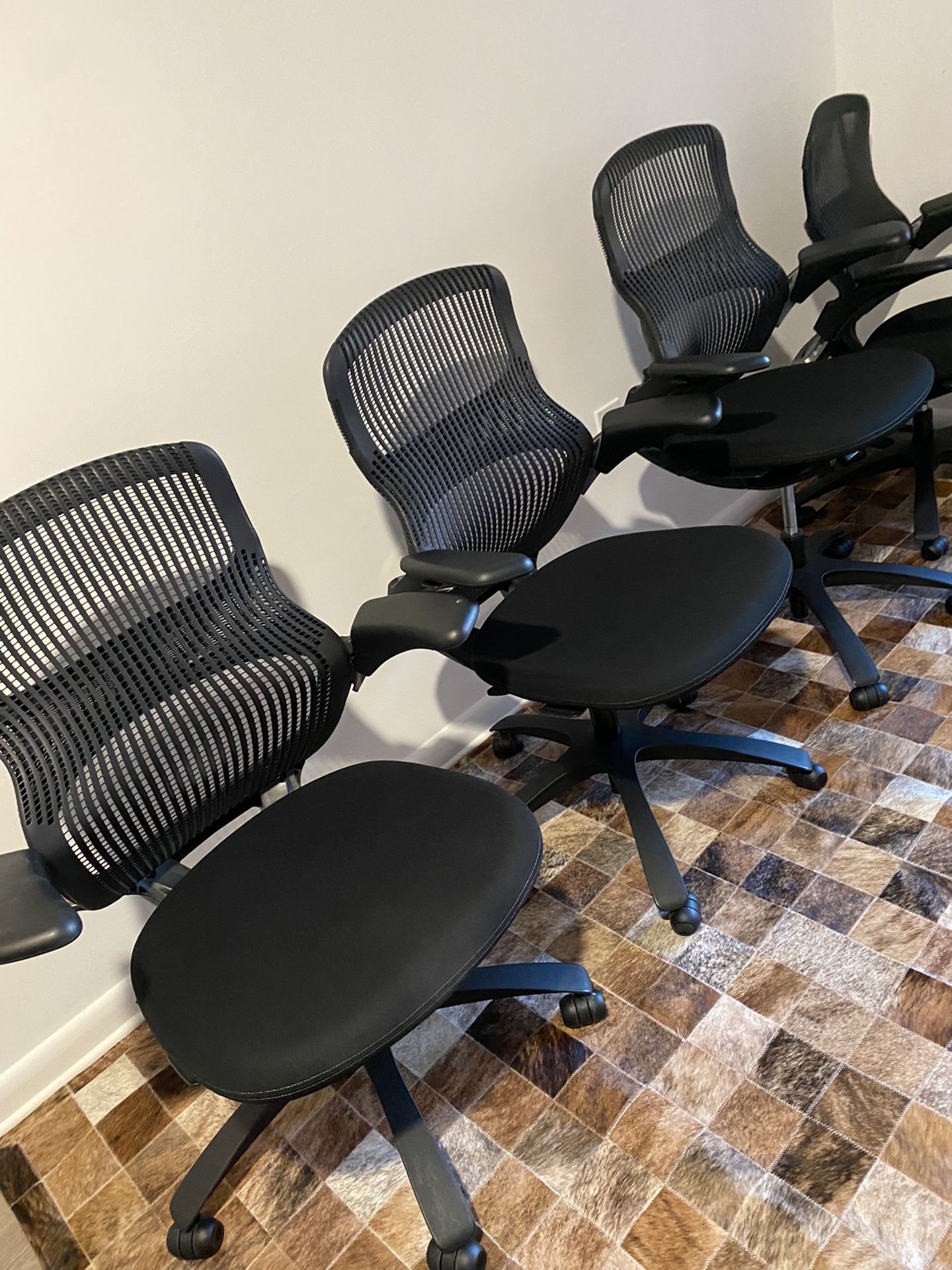 Office Chairs (black)