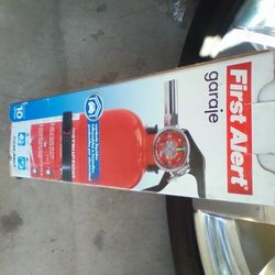 New Charged First Alert Fire Extinguisher 