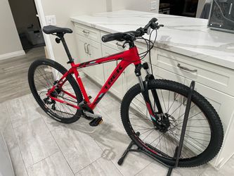 Trek Marlin 29er MTB Size LARGE 3x7 Speed
