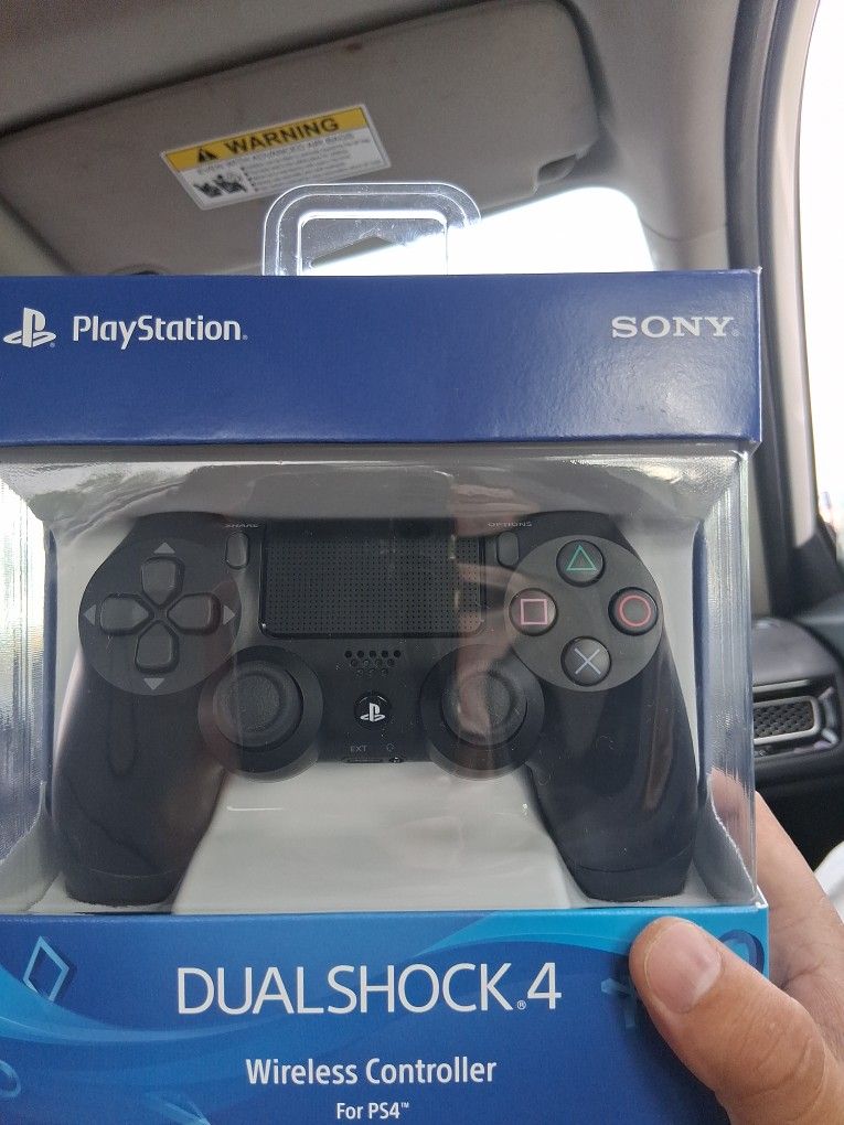 Ps4 Contorller Beand New