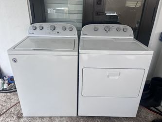 WHIRLPOOL WASHER AND DRYER SET 