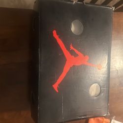 Off-White Jordan 4’s Size 11 ( Excellent Condition)