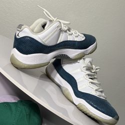 Air Jordan 11 Retro Low Navy Snakeskin 